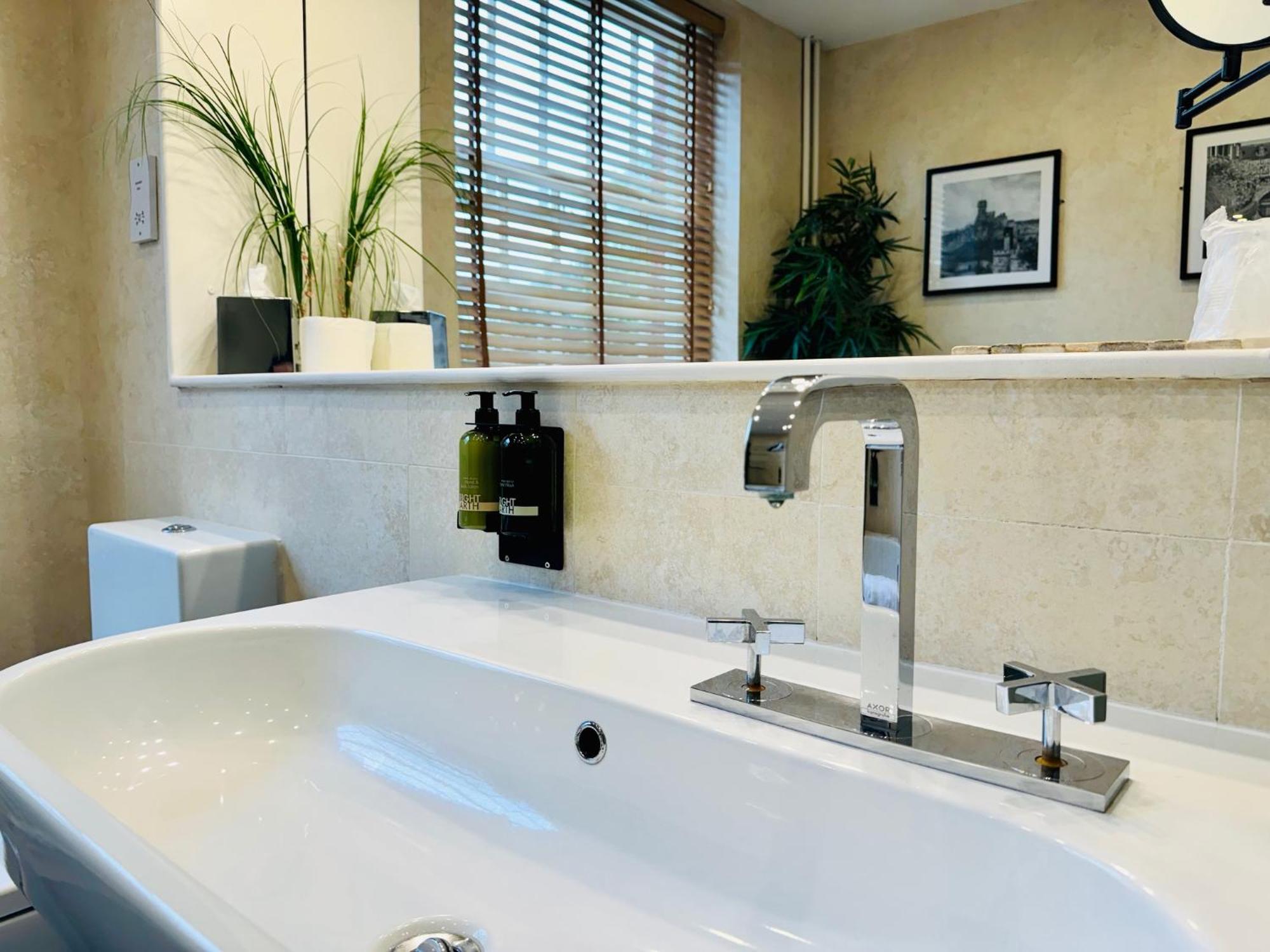 Charlotte House Hotel Линкольн Экстерьер фото